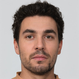 Pietro Lombardi - Esperto Crash Game